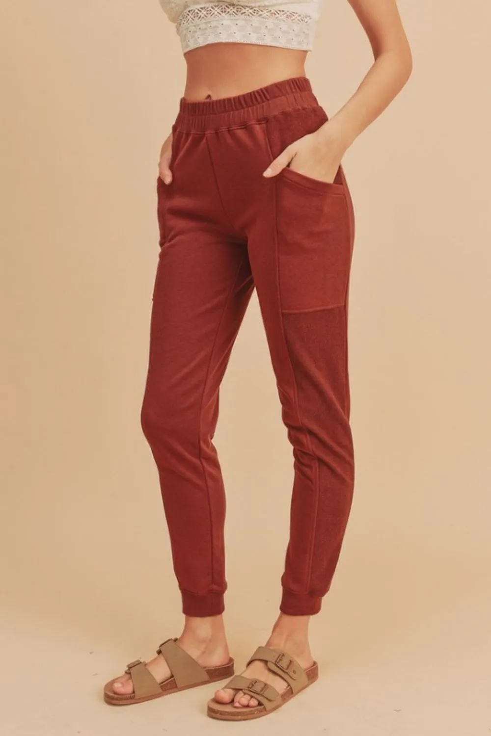 Aemi   Co Elastic Waist Joggers with Pockets