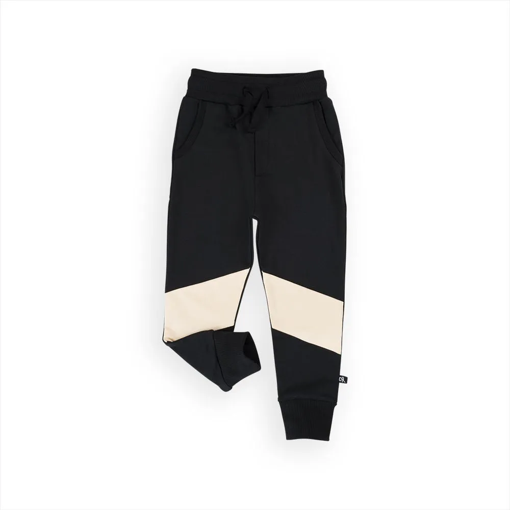 Basic Sweatpants in Black & White - 2 Left Size 2-4 & 8-10 years