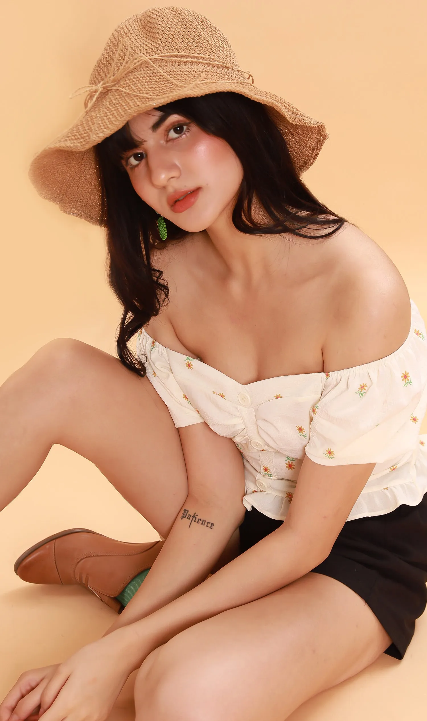 PENELOPE Sweetheart-Neck Puff-Sleeve Top (Custard)