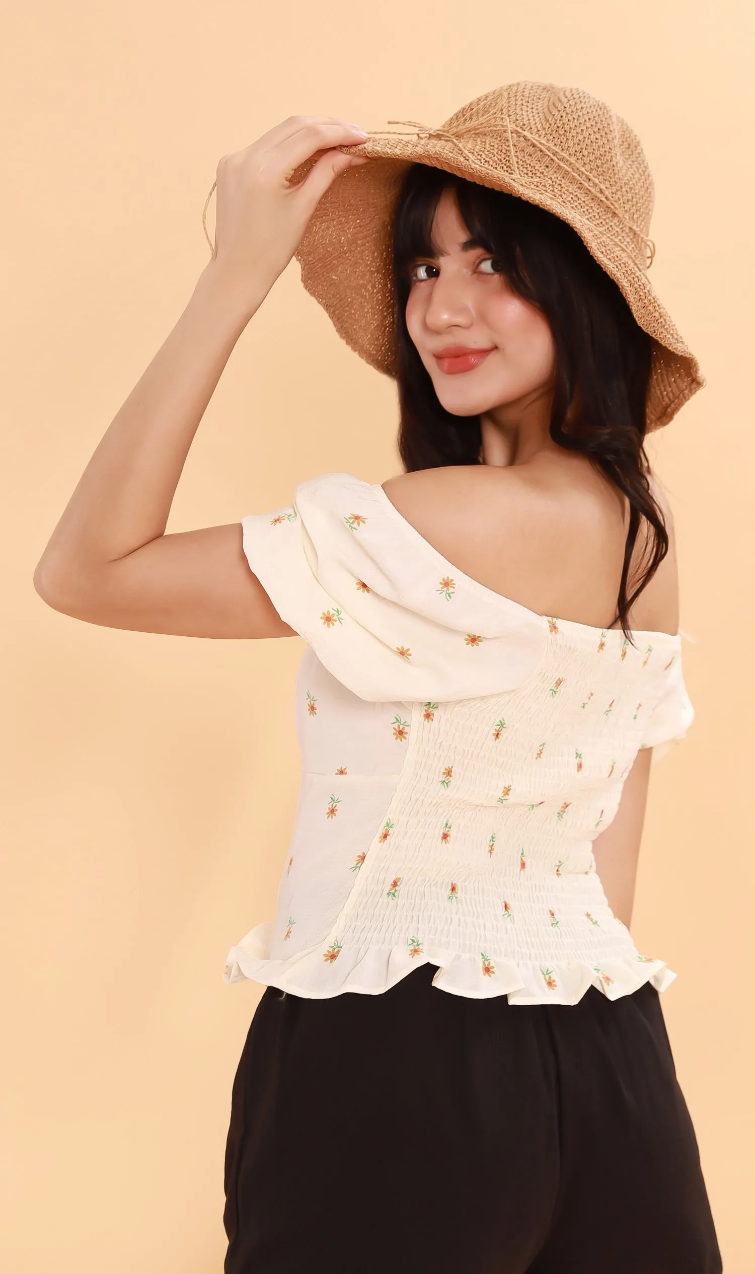 PENELOPE Sweetheart-Neck Puff-Sleeve Top (Custard)