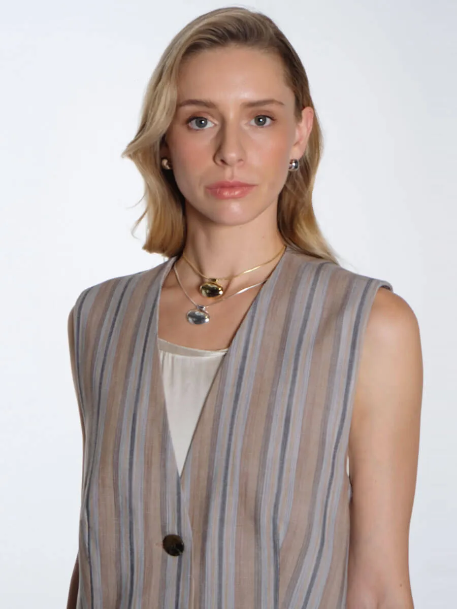 Saleni Vest