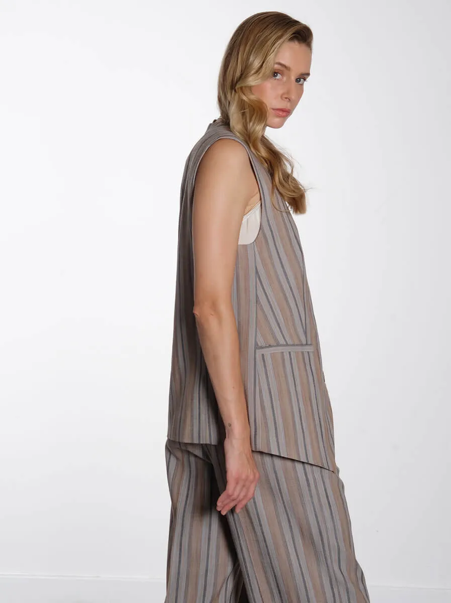 Saleni Vest