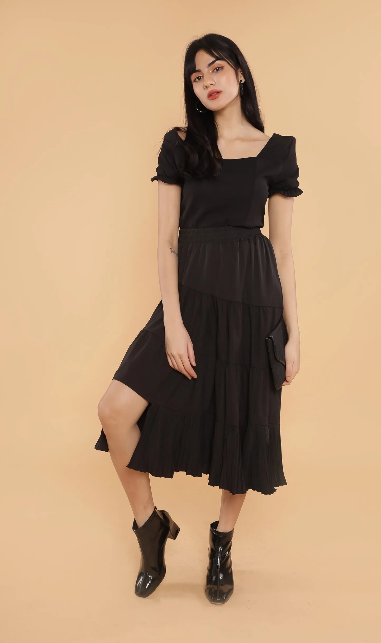 TANSY Square-Neck Top (Black)