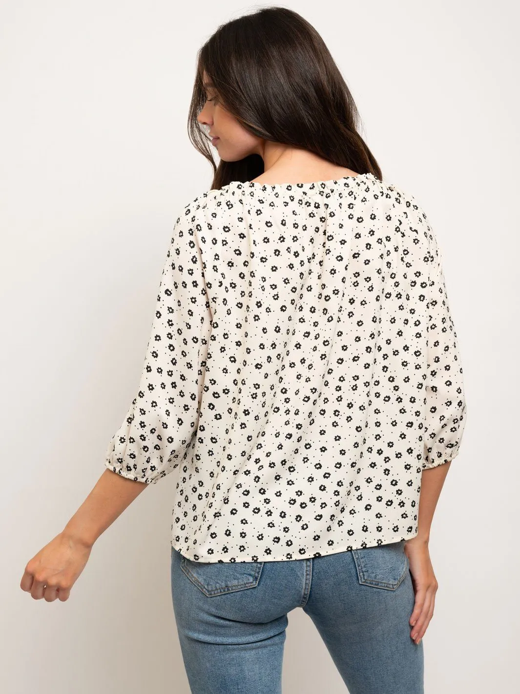 WOMEN'S 3/4 SLEEVE PEASANT ADJUSTABLE NECK TIE TOP