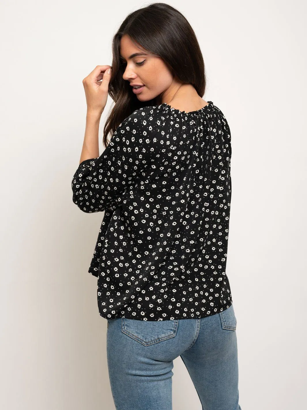 WOMEN'S 3/4 SLEEVE PEASANT ADJUSTABLE NECK TIE TOP