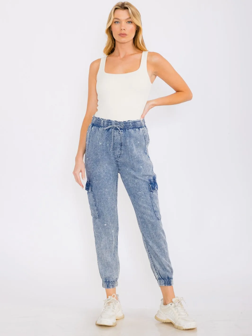 WOMEN'S ELASTIC WAIST CARGO POCKETS JOGGER CHAMBRAY PANTS
