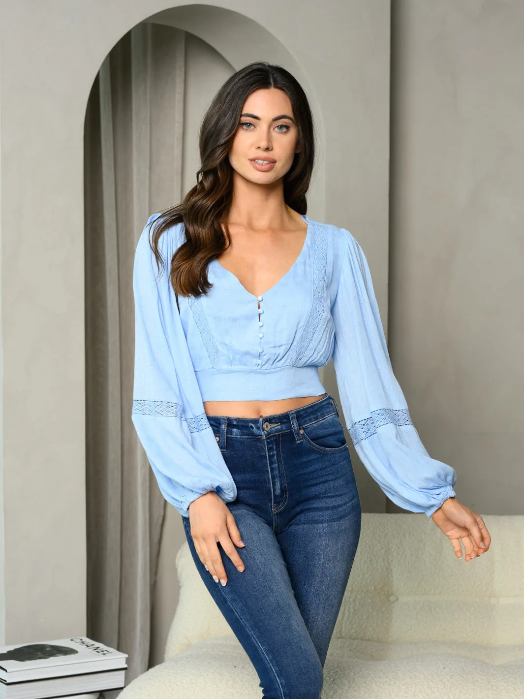 WOMEN'S LONG SLEEVE BUTTON DETAILED TOP