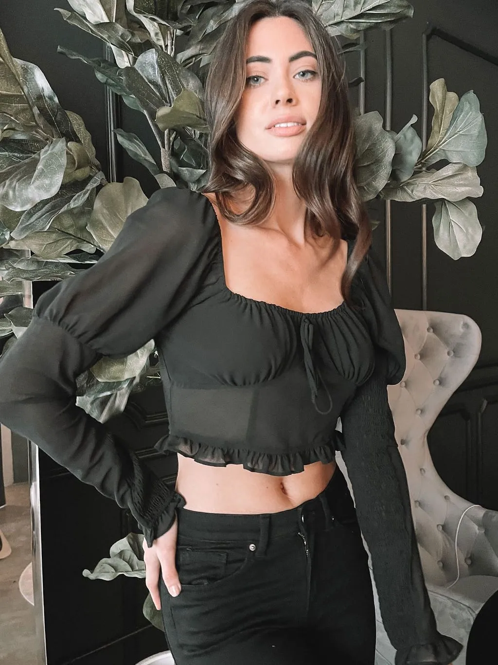 WOMEN'S LONG SLEEVE SMOCKED DETAIL CROP TOP