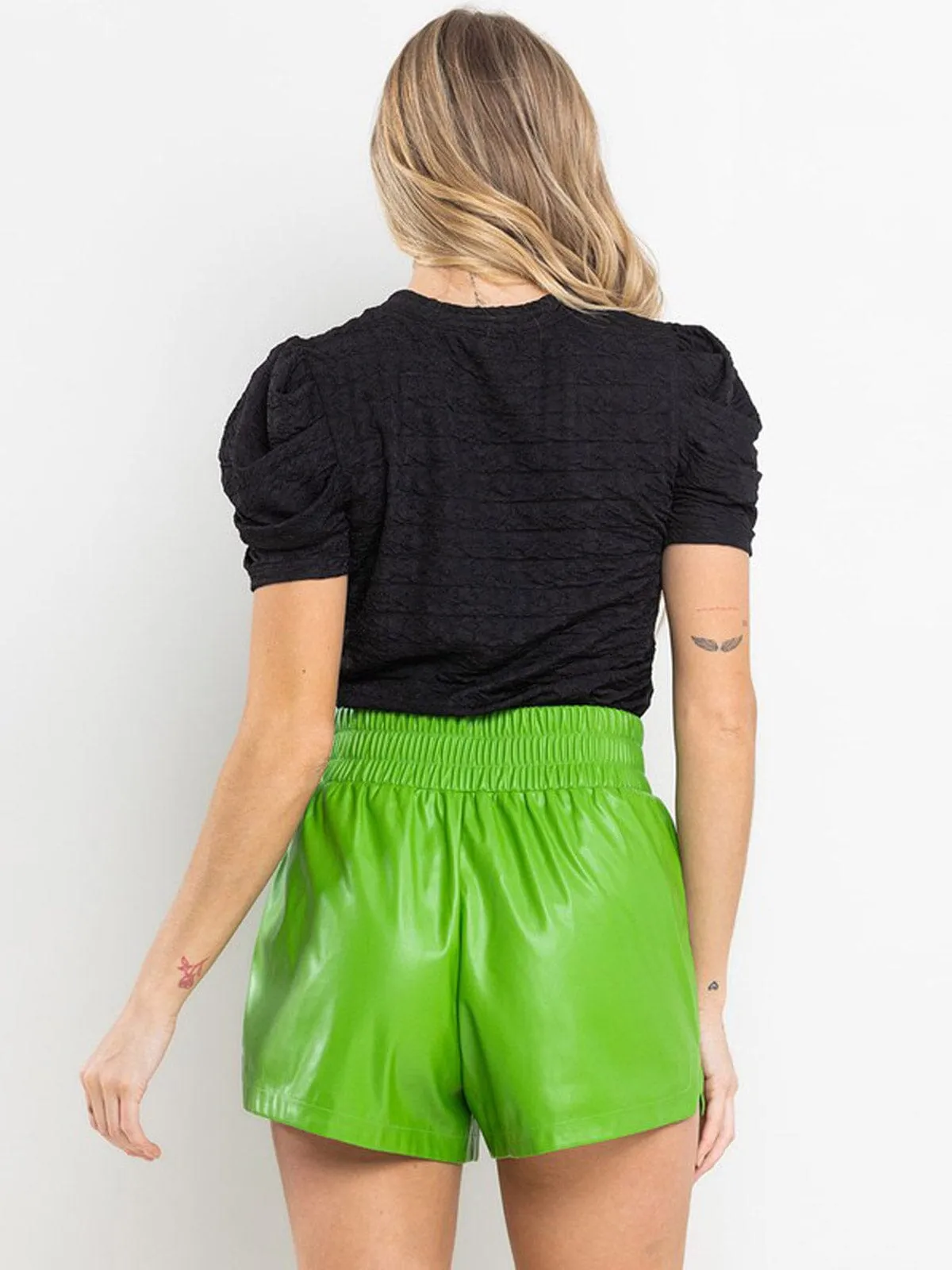 WOMEN'S SHORT PUFF SLEEVE SMOCKED DETAILED BLOUSE TOP